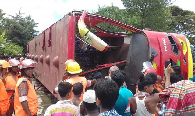 comilla accident